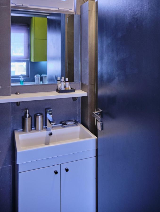 Homz Ah03 Penthouse Studio Hilton Area Атина Екстериор снимка